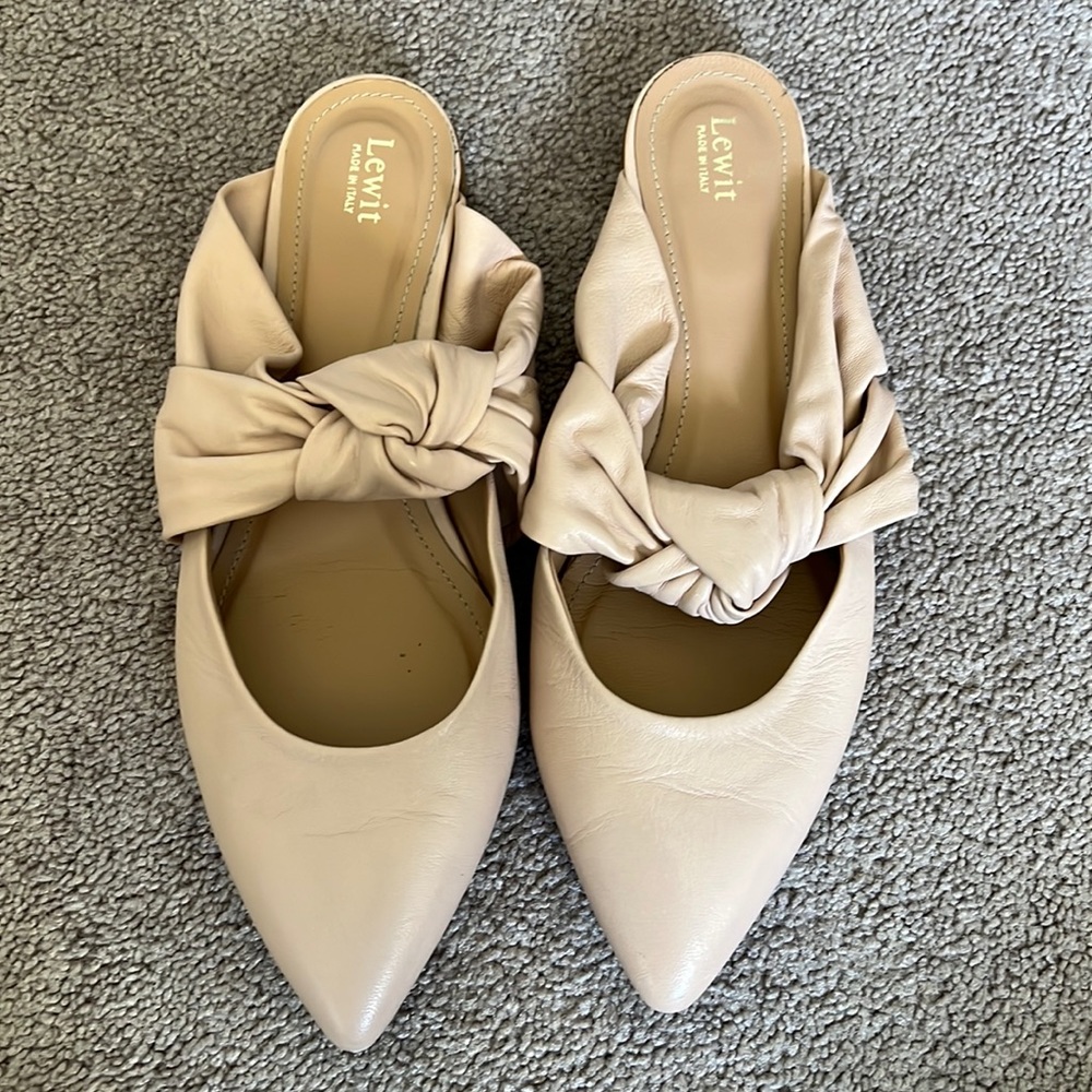 Lewit flats. Slightly used. Size 37. Made in Italy